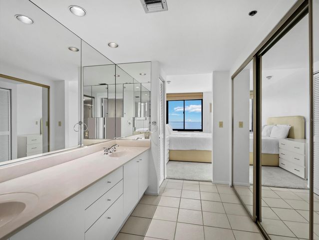 2020 HARBOURSIDE DRIVE 457, Longboat Key, FL 34228