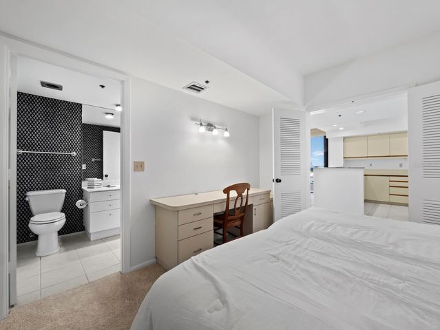 2020 HARBOURSIDE DRIVE 457, Longboat Key, FL 34228