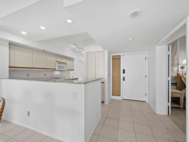 2020 HARBOURSIDE DRIVE 457, Longboat Key, FL 34228