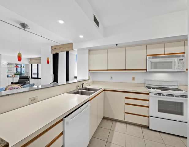 2020 HARBOURSIDE DRIVE 457, Longboat Key, FL 34228