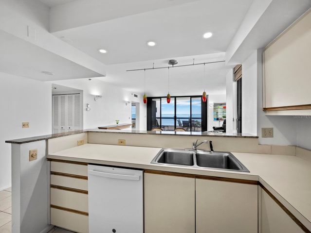 2020 HARBOURSIDE DRIVE 457, Longboat Key, FL 34228
