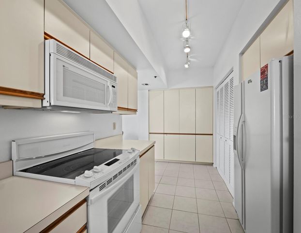 2020 HARBOURSIDE DRIVE 457, Longboat Key, FL 34228