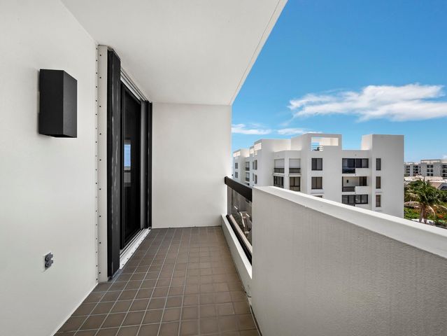 2020 HARBOURSIDE DRIVE 457, Longboat Key, FL 34228