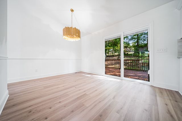 812 Hunters Crossing Ln, Springfield, TN 37172