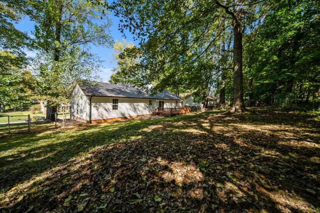 812 Hunters Crossing Ln, Springfield, TN 37172