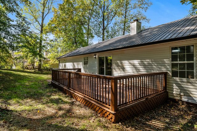 812 Hunters Crossing Ln, Springfield, TN 37172