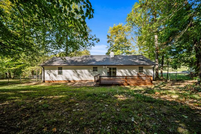 812 Hunters Crossing Ln, Springfield, TN 37172