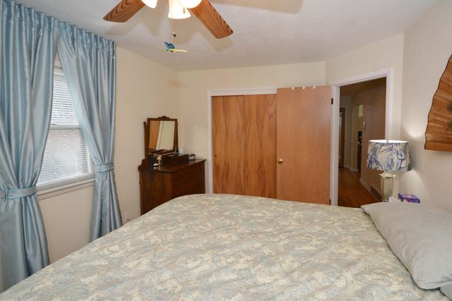 2431 Hillsdale Avenue, Kalamazoo, MI 49006