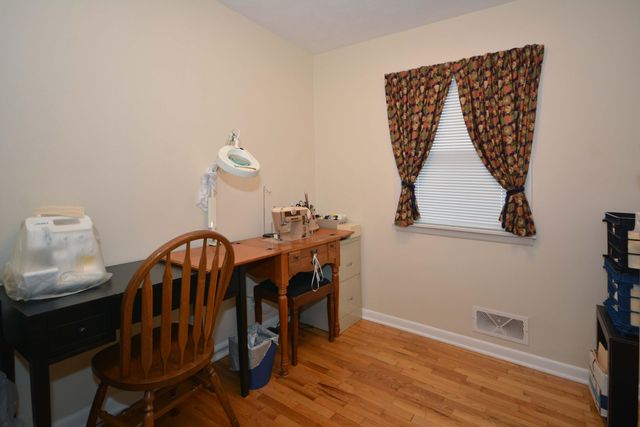 2431 Hillsdale Avenue, Kalamazoo, MI 49006