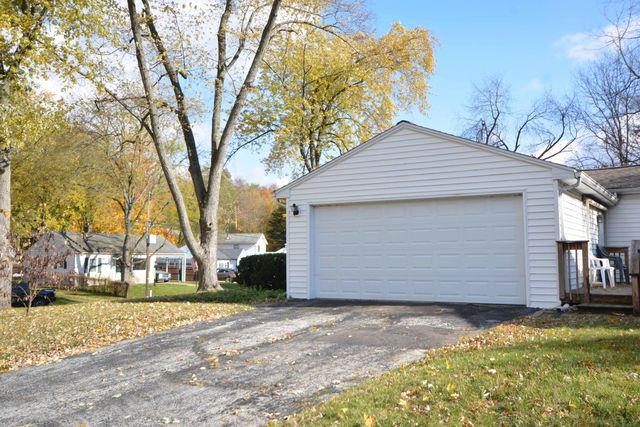 2431 Hillsdale Avenue, Kalamazoo, MI 49006