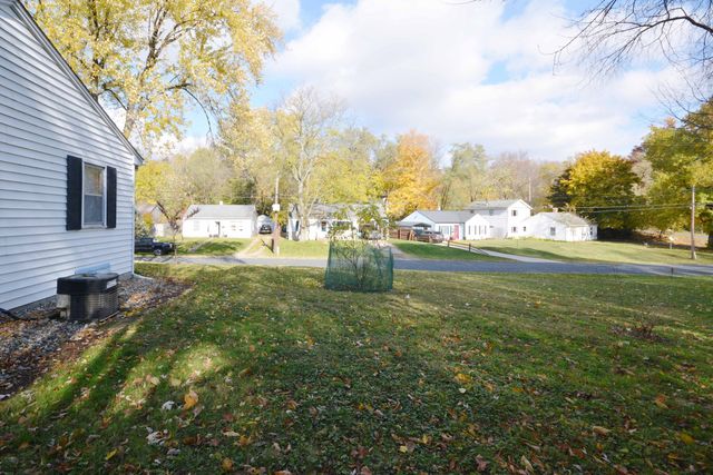 2431 Hillsdale Avenue, Kalamazoo, MI 49006