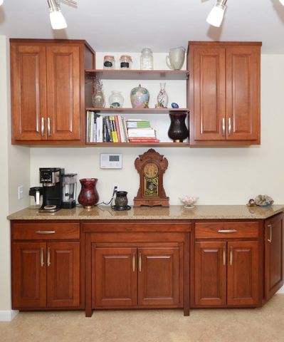 2431 Hillsdale Avenue, Kalamazoo, MI 49006