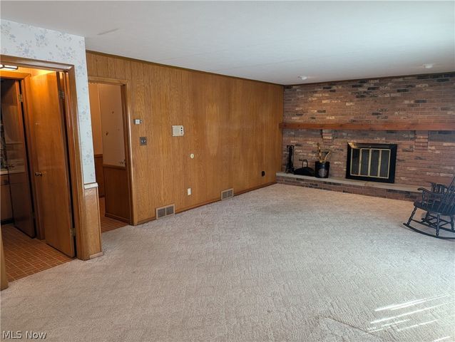 13711 Pineview Court, Middleburg Heights, OH 44130