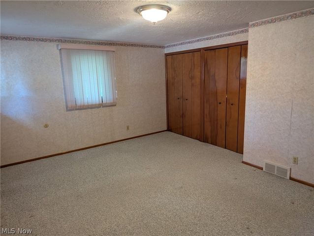 13711 Pineview Court, Middleburg Heights, OH 44130