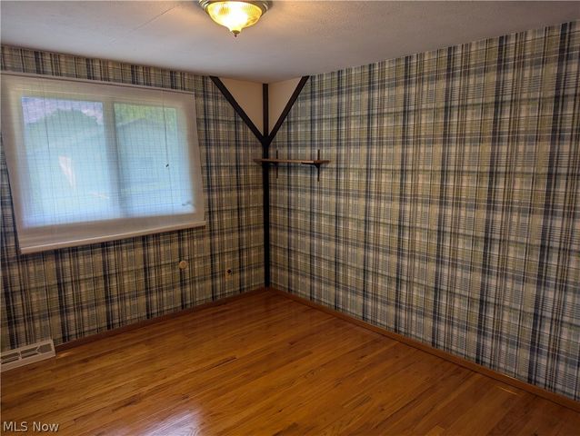 13711 Pineview Court, Middleburg Heights, OH 44130