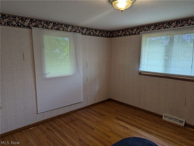 13711 Pineview Court, Middleburg Heights, OH 44130