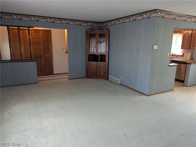 13711 Pineview Court, Middleburg Heights, OH 44130