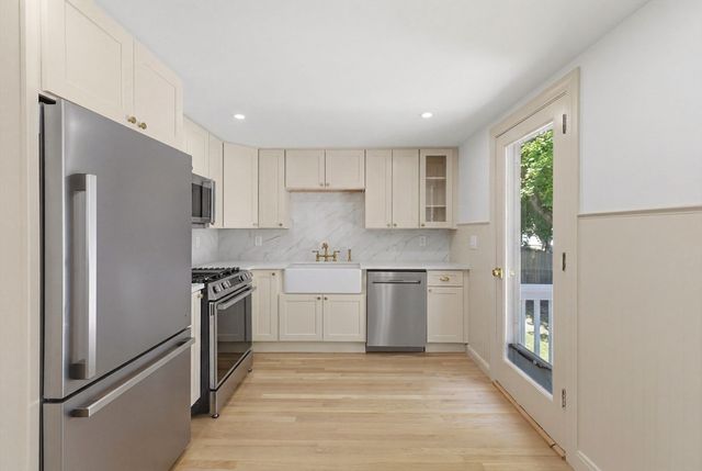 85 Prospect St, Norwood, MA 02062