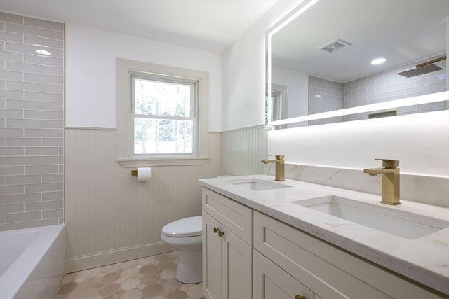 85 Prospect St, Norwood, MA 02062