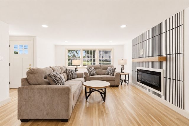 85 Prospect St, Norwood, MA 02062
