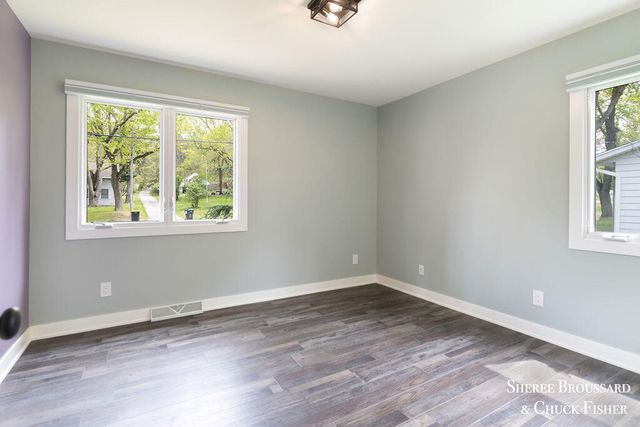 2959 Bird Avenue NE, Grand Rapids, MI 49525