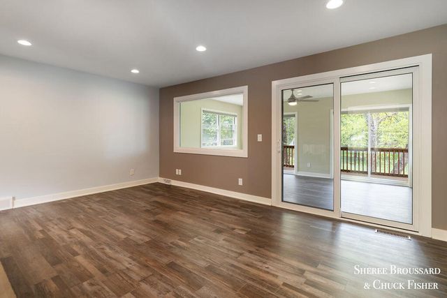 2959 Bird Avenue NE, Grand Rapids, MI 49525