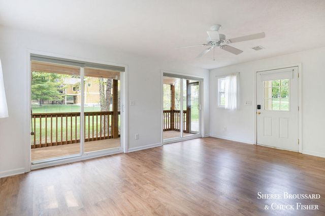 2959 Bird Avenue NE, Grand Rapids, MI 49525