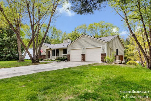 2959 Bird Avenue NE, Grand Rapids, MI 49525