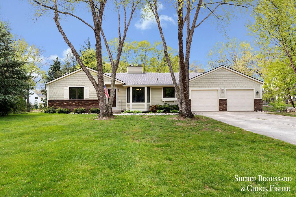 2959 Bird Avenue NE, Grand Rapids, MI 49525