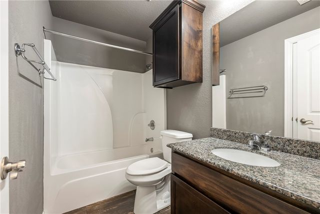 1610 Colonel Bartow Drive, Prairie Grove, AR 72753