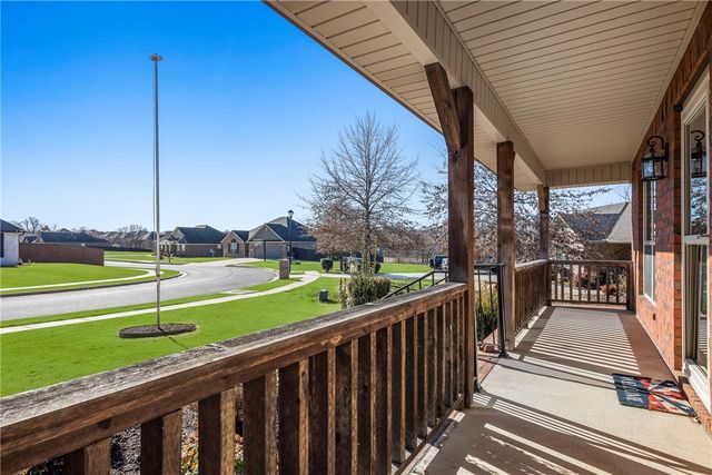 1610 Colonel Bartow Drive, Prairie Grove, AR 72753