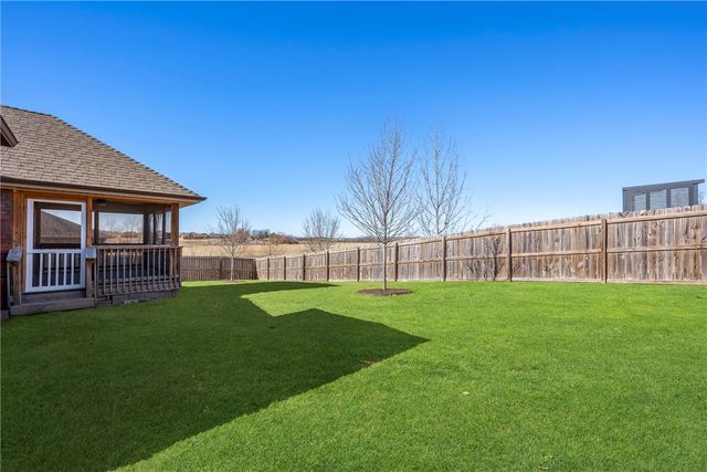 1610 Colonel Bartow Drive, Prairie Grove, AR 72753