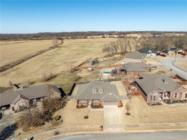 1610 Colonel Bartow Drive, Prairie Grove, AR 72753