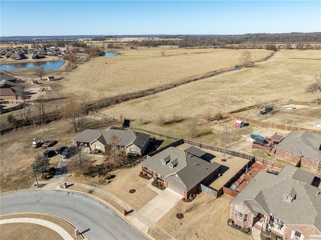 1610 Colonel Bartow Drive, Prairie Grove, AR 72753