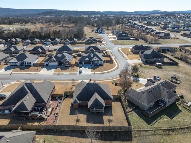 1610 Colonel Bartow Drive, Prairie Grove, AR 72753