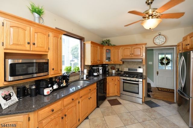 71 Ringwood Ave, Pompton Lakes Boro, NJ 07442