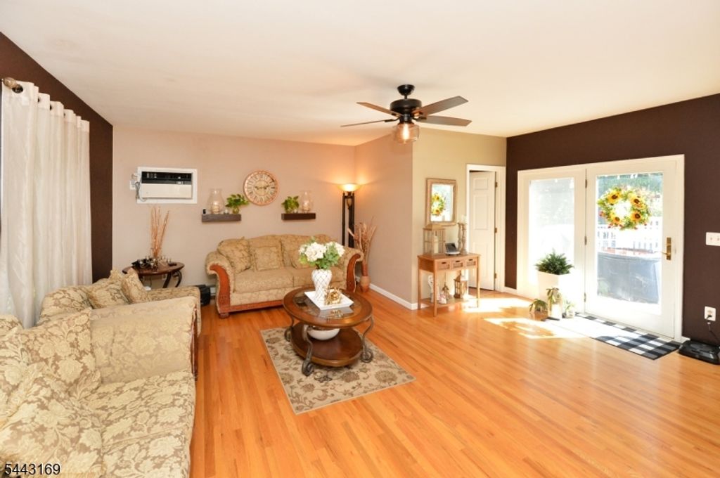 71 Ringwood Ave, Pompton Lakes Boro, NJ 07442 — photo 4