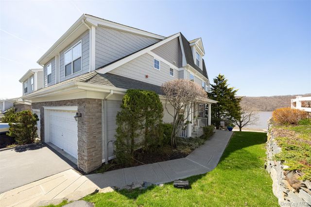 114 Hudson Pointe Drive, Poughkeepsie, NY 12601