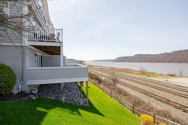 114 Hudson Pointe Drive, Poughkeepsie, NY 12601