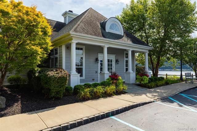 114 Hudson Pointe Drive, Poughkeepsie, NY 12601