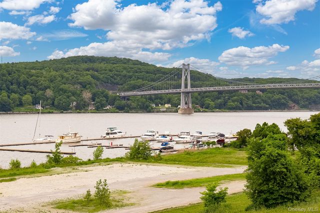 114 Hudson Pointe Drive, Poughkeepsie, NY 12601