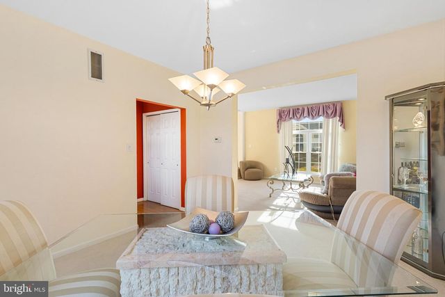 53 LEXINGTON CIR, Marlton, NJ 08053