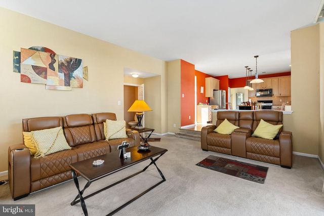 53 LEXINGTON CIR, Marlton, NJ 08053