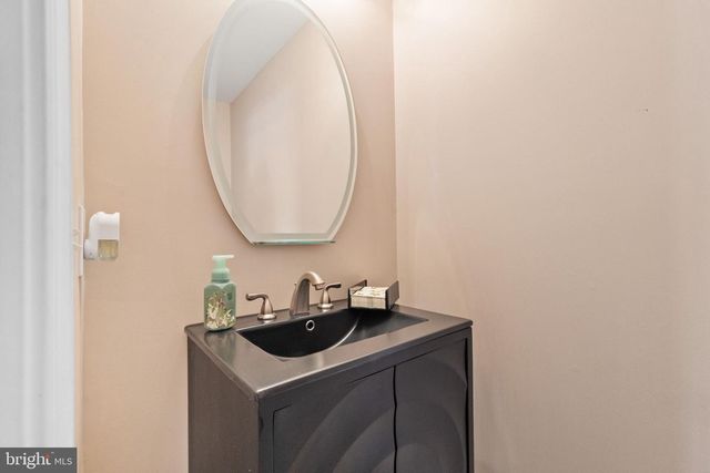 53 LEXINGTON CIR, Marlton, NJ 08053