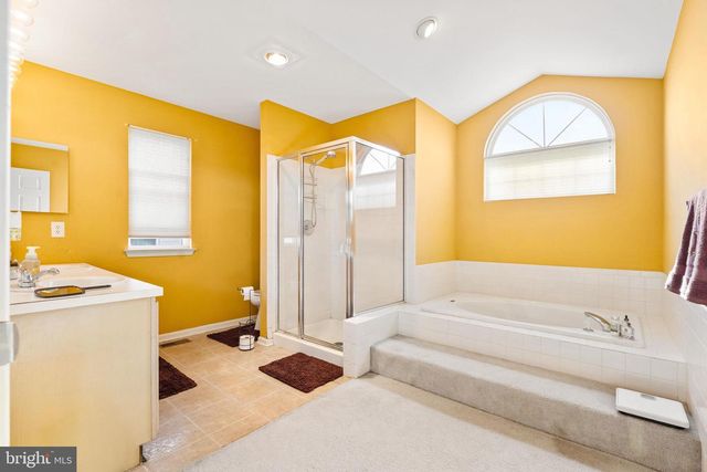 53 LEXINGTON CIR, Marlton, NJ 08053