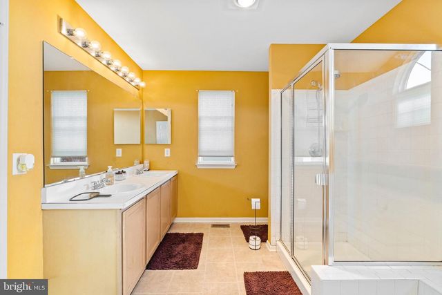 53 LEXINGTON CIR, Marlton, NJ 08053