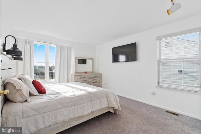 53 LEXINGTON CIR, Marlton, NJ 08053