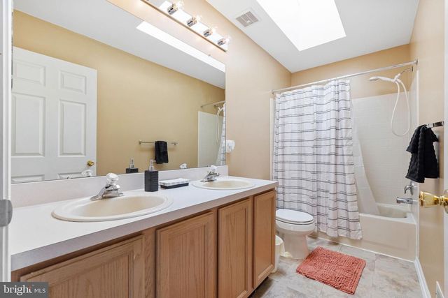 53 LEXINGTON CIR, Marlton, NJ 08053