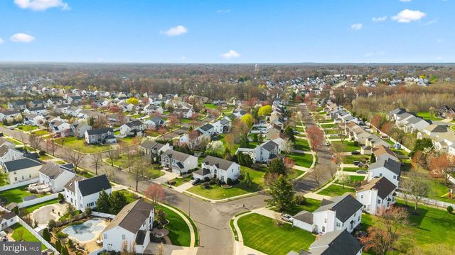 53 LEXINGTON CIR, Marlton, NJ 08053