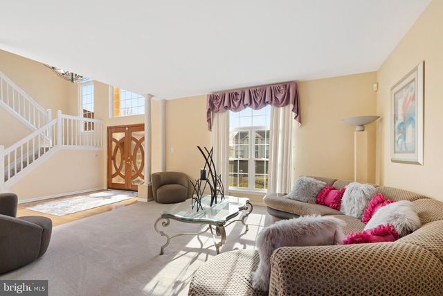 53 LEXINGTON CIR, Marlton, NJ 08053